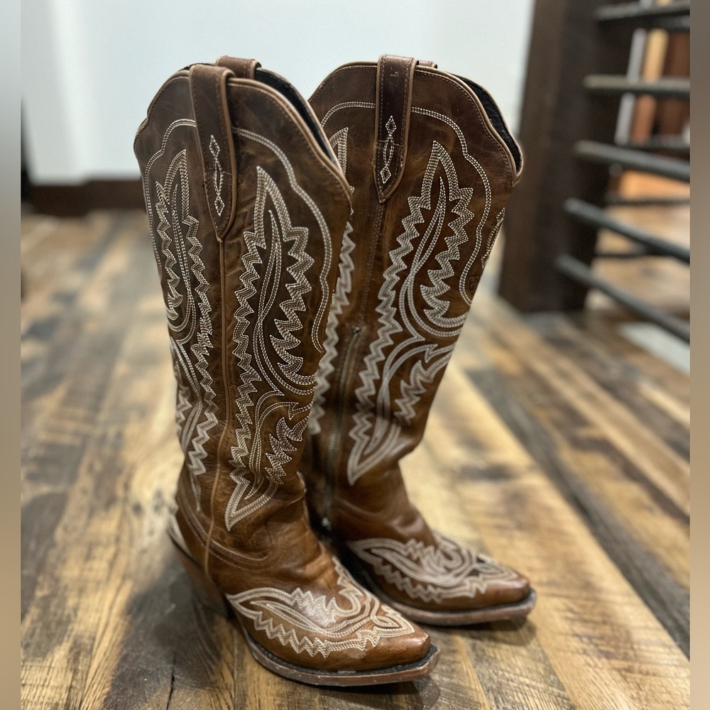 Ariat cowgirl boot size 7